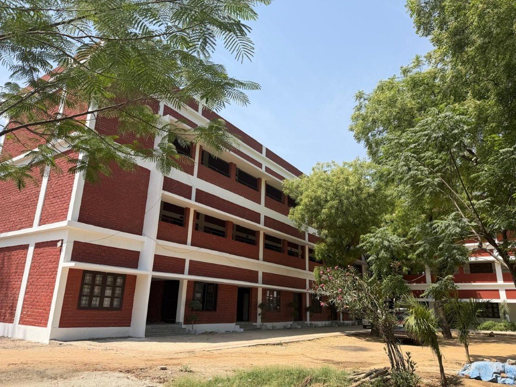 Al-Jamia Off-Campus Building