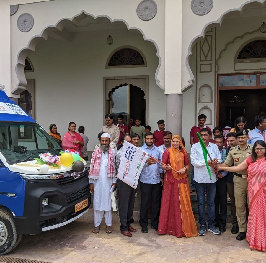 Flagging off Mobile Medical Van at Barmer, Rajasthan, in collaboration with ASTER Foundation.
