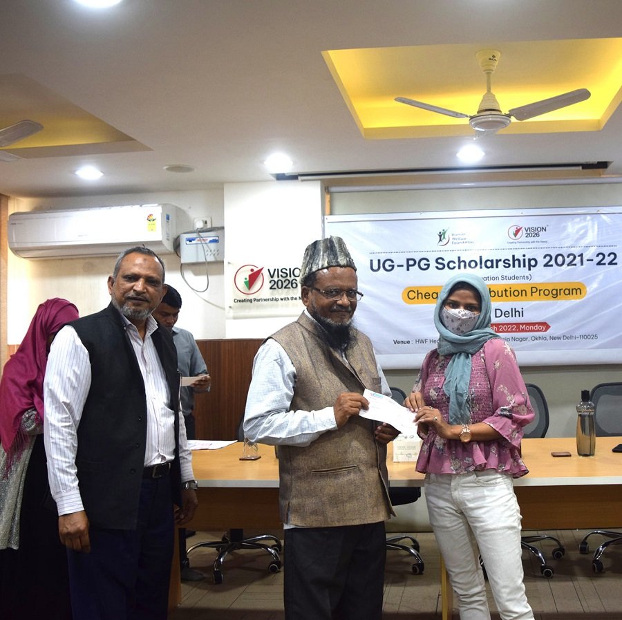 UG/PG Scholarship Distribution, Delhi
